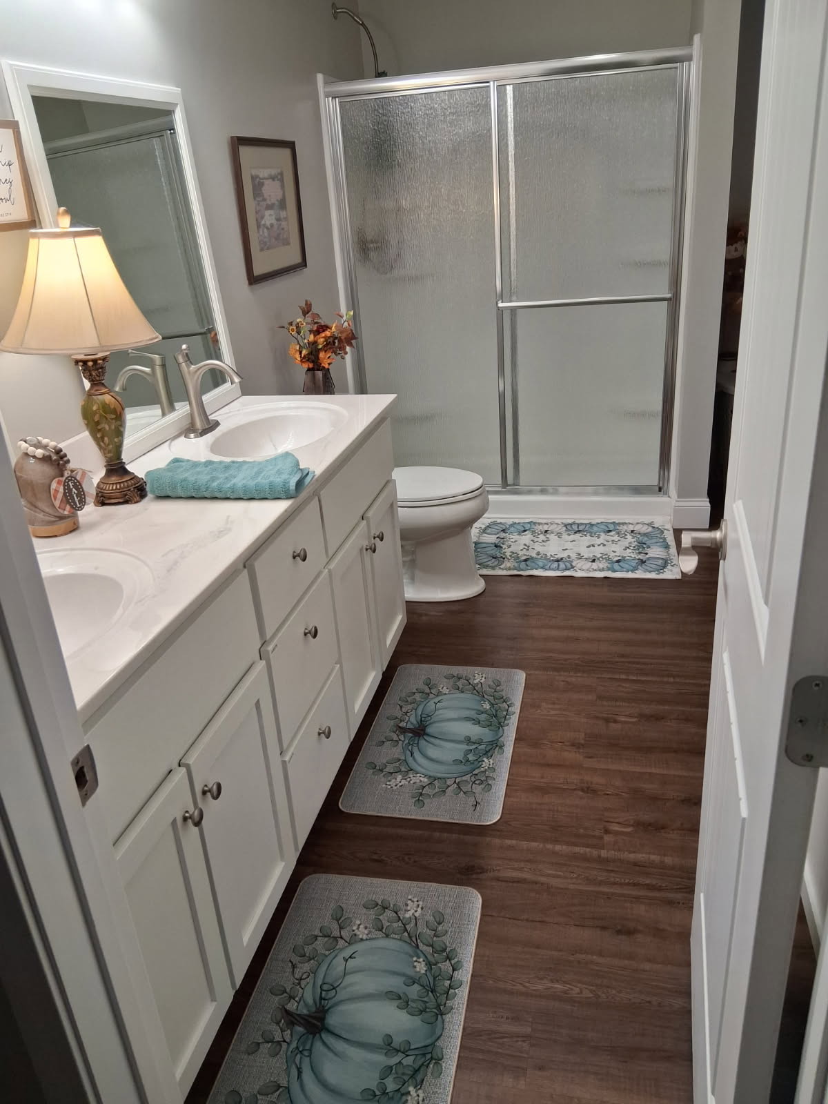 Private Guest Suite Bathroom